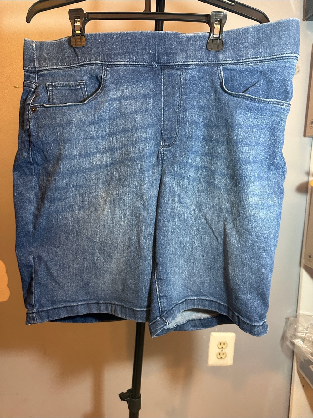 DKNY Men's Medium Blue Denim Jean Shorts